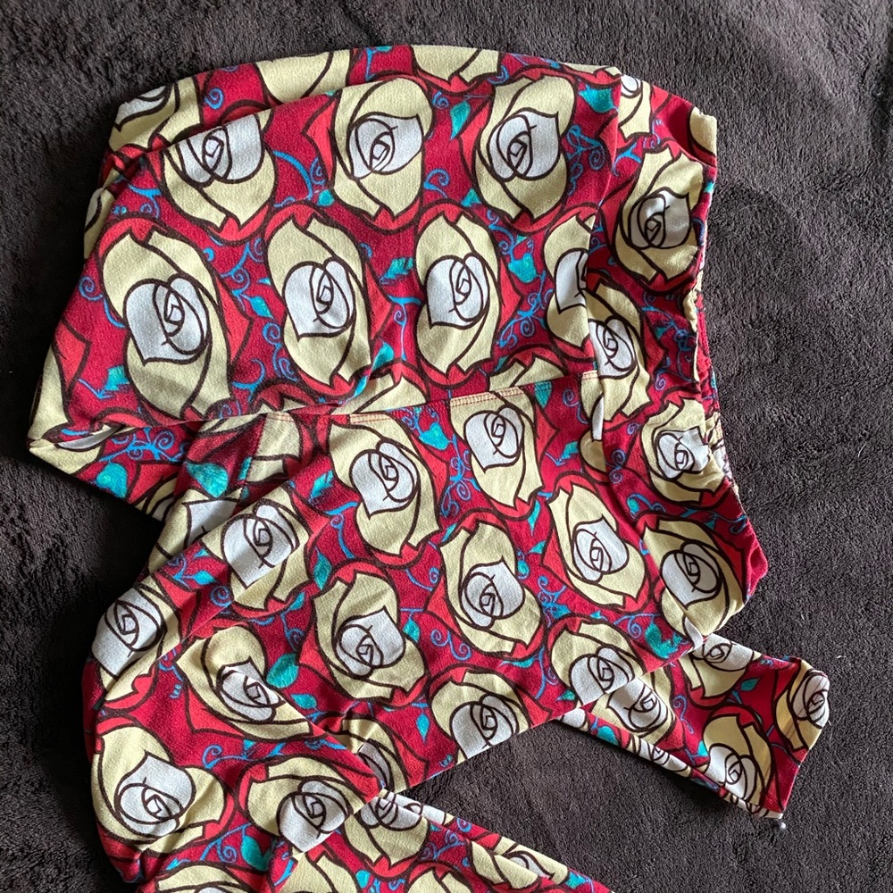 GUC OS lularoe red leggings with yellow roses